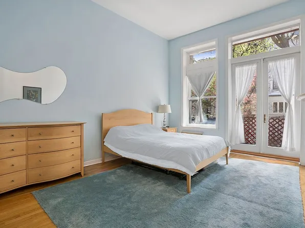 334 W 19th St, New York, NY 10011