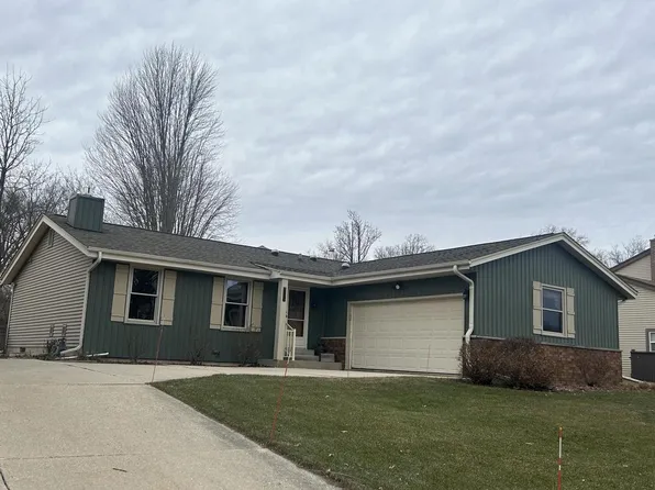 1214 Cherrywood DRIVE, Waukesha, WI 53188