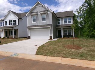1403 Crestlawn Trl, Pfafftown, NC 27040