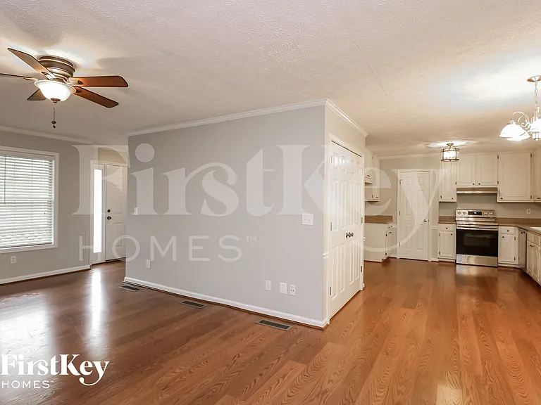 4060 Mark Todd Ct — Photo 2
