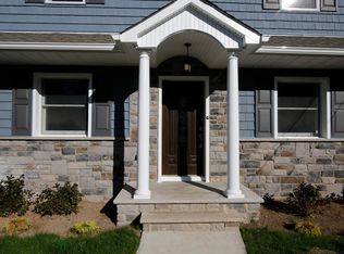 386 Windsor Rd, River Edge, NJ 07661