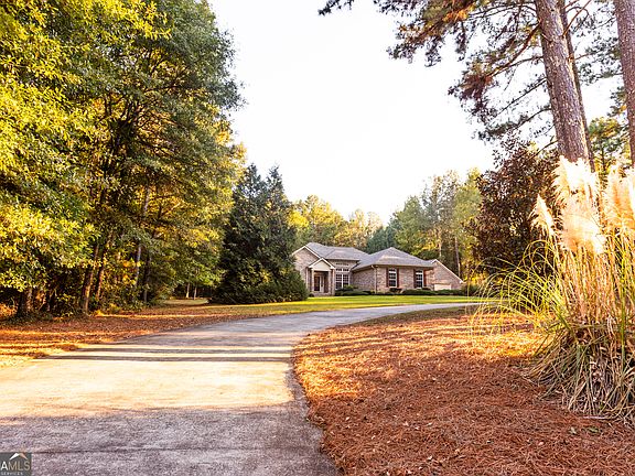 2nd image of 681 Alcova Dr