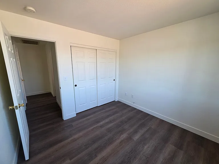 2086 E Jamie Rd — Photo 10