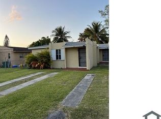 586 NW 1st St, Homestead, FL 33034