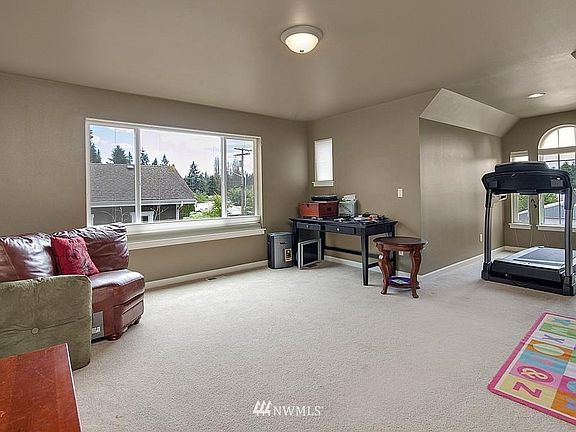 2nd image of 9528 130th Ave NE