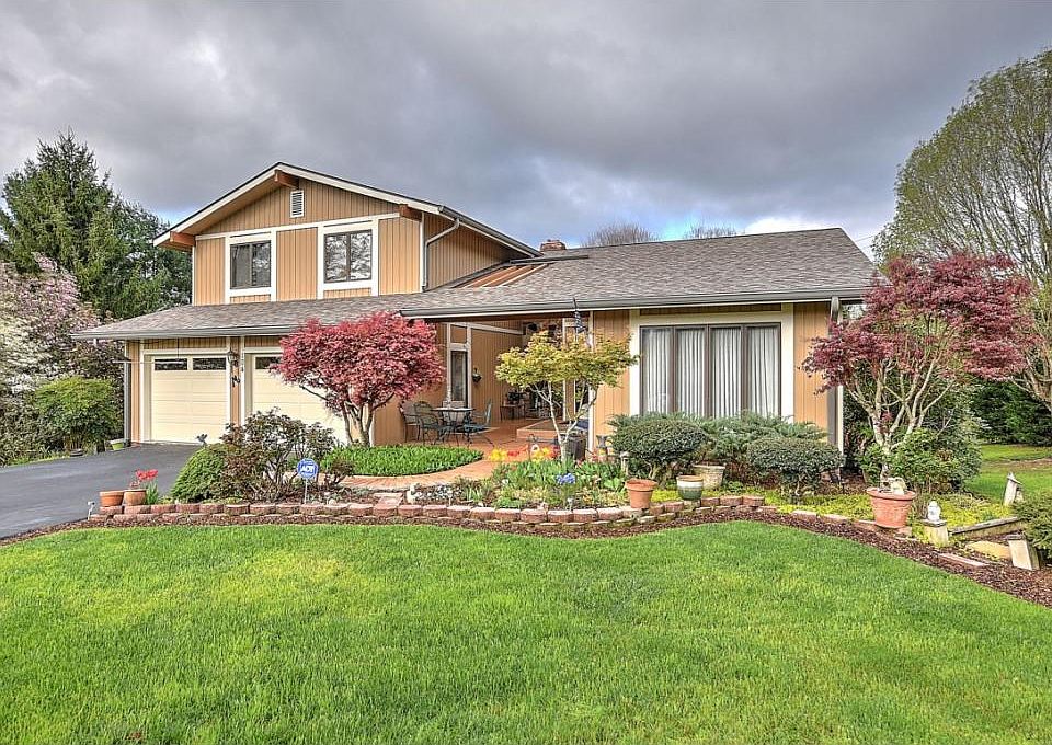 1st image of 104 Evergreen Pl