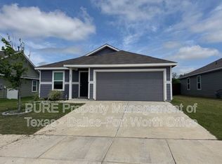 2929 Dora Dr, Fort Worth, TX 76119