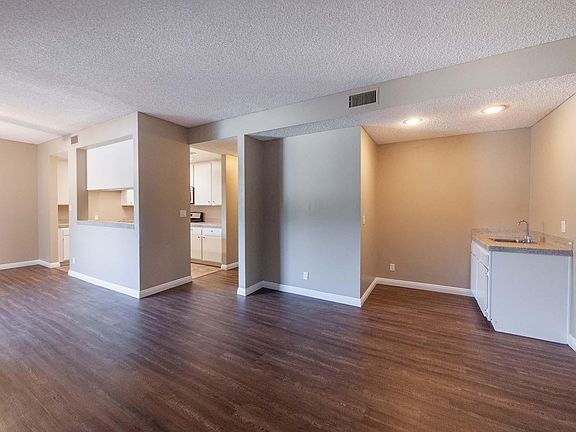2nd image of 1140 N Columbus Ave APT 204