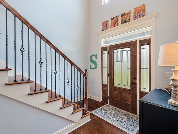 2nd image of 8405 Fenwick Dr