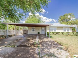 804 E Mesquite Ln, Victoria, TX 77901