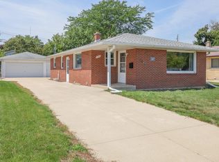 1706 W Lawn Ave, Racine, WI 53405