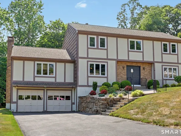 15 Wedgewood Road, Trumbull, CT 06611