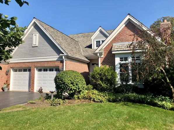 155 S Bradford Ct, Lake Forest, IL 60045