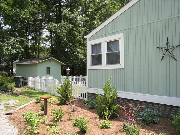 2nd image of 703 River Hill Dr