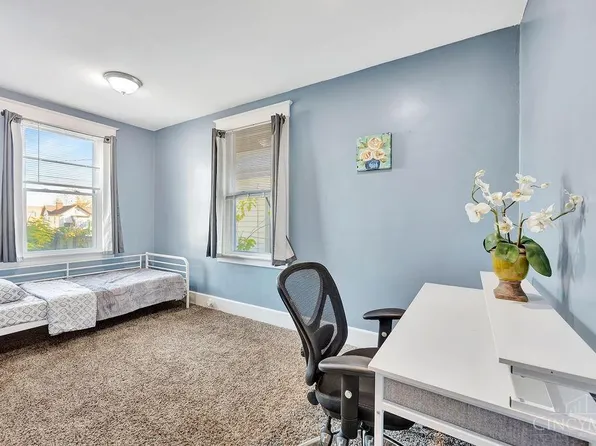 7420 Phoenix Ave, Cincinnati, OH 45231