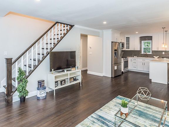 3rd image of 34 Grove St