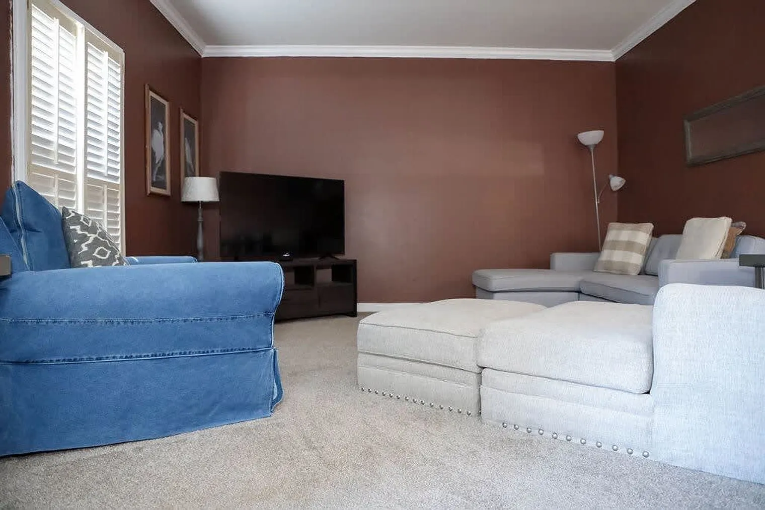 4 bed, 2.0 bath, 2464 sqft, $2,990 — Photo 4