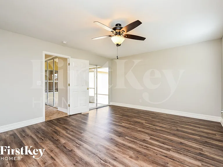 9033 Frank Rd — Photo 10