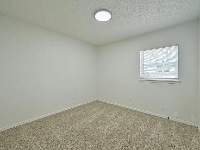 4001 SE 45th St — Photo 24