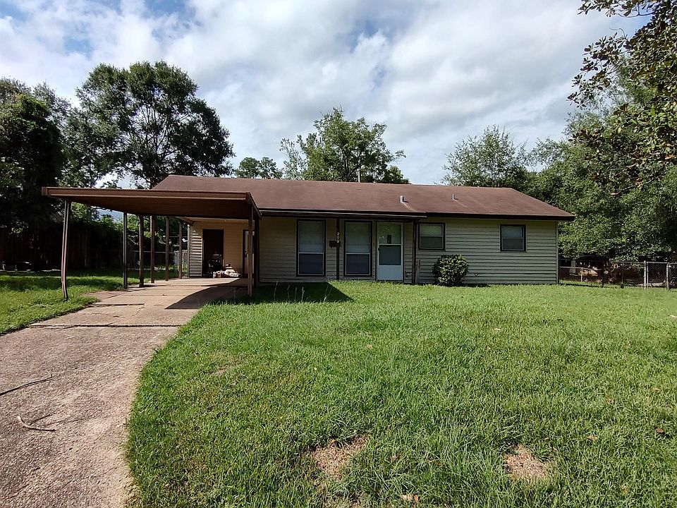 1st image of 202 Dogwood St