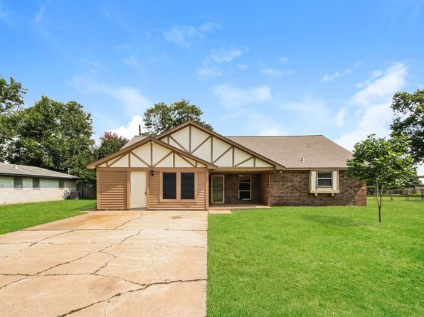 206 Staples Dr