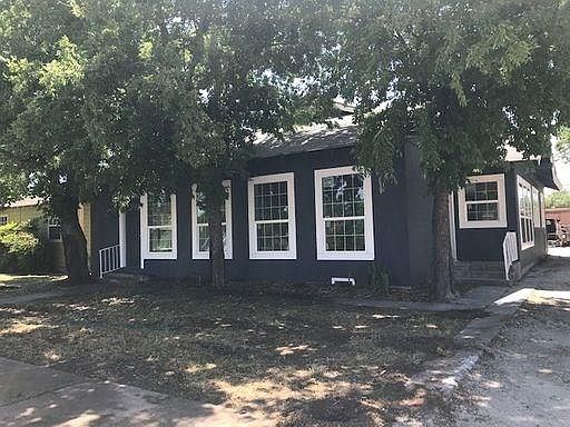 2nd image of 924 Cedar St