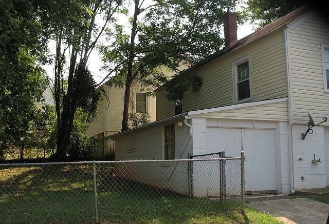 2nd image of 252 Rocklawn Ave