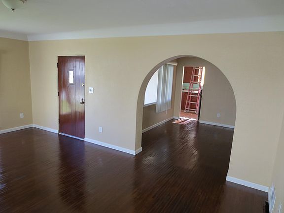 3rd image of 3130 N Stoddard Ave