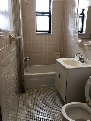 Rented by Alexiou Realty | media 24