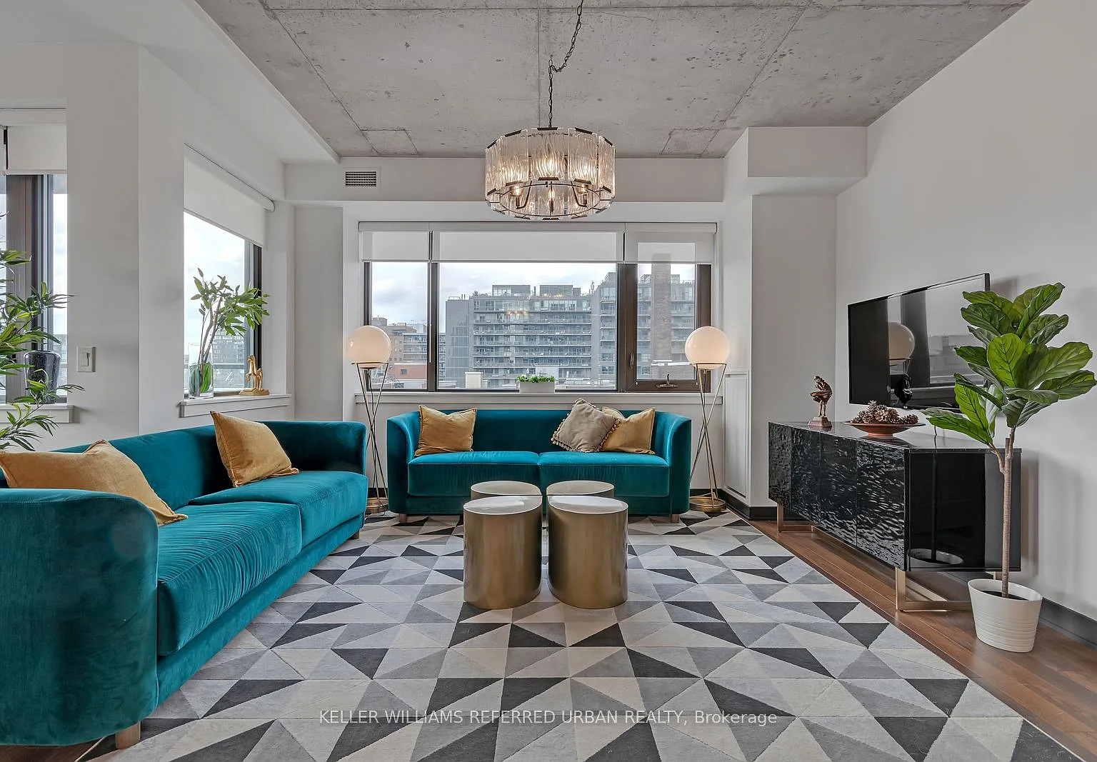 2 bed, $5,600 — Photo 1