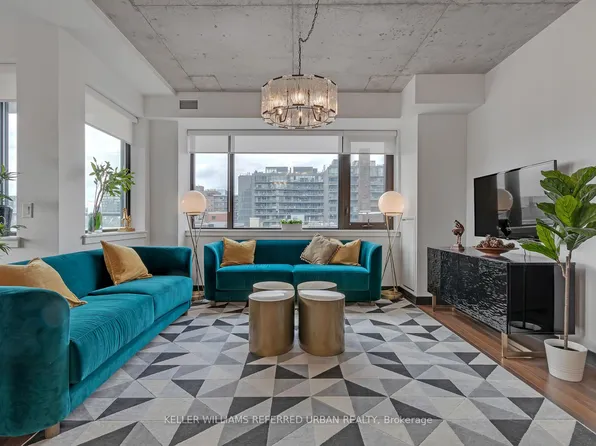 400 Wellington St W #710, Toronto, ON M5V 0B5