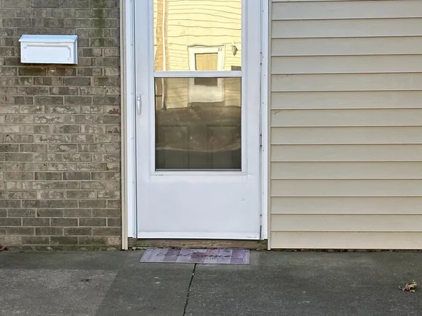 16 Florentine Ct, Pekin, IL 61554