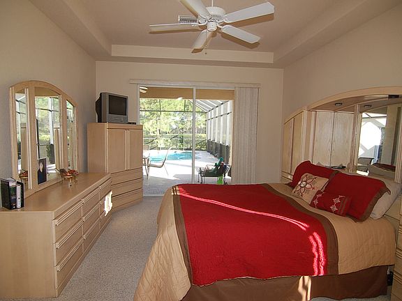 4th image of 2214 Berkley Way