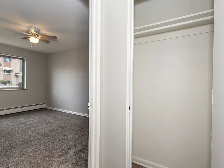 Jersey Apartments — Photo 23