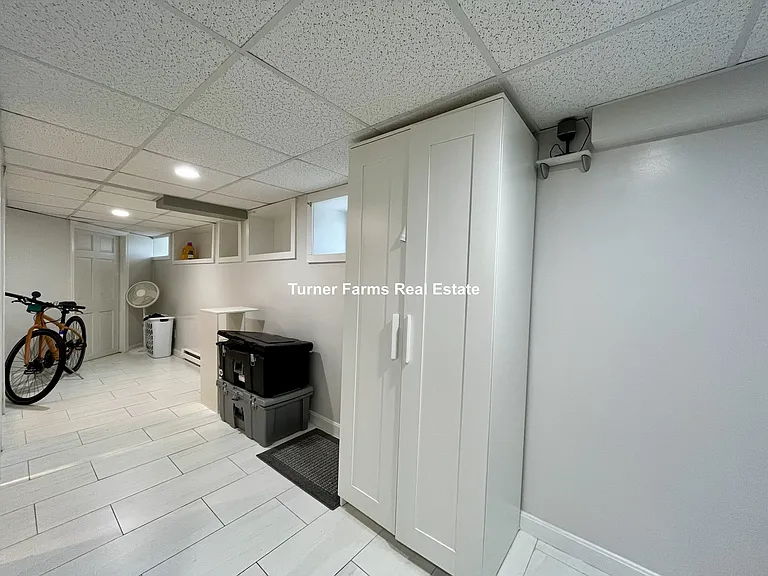 77 Fairfax St #B — Photo 16