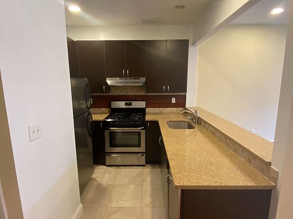 2nd image of 3083 32nd St APT 2B