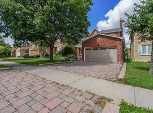 1575 Sir Montys Dr, Mississauga, ON L5N 4P1