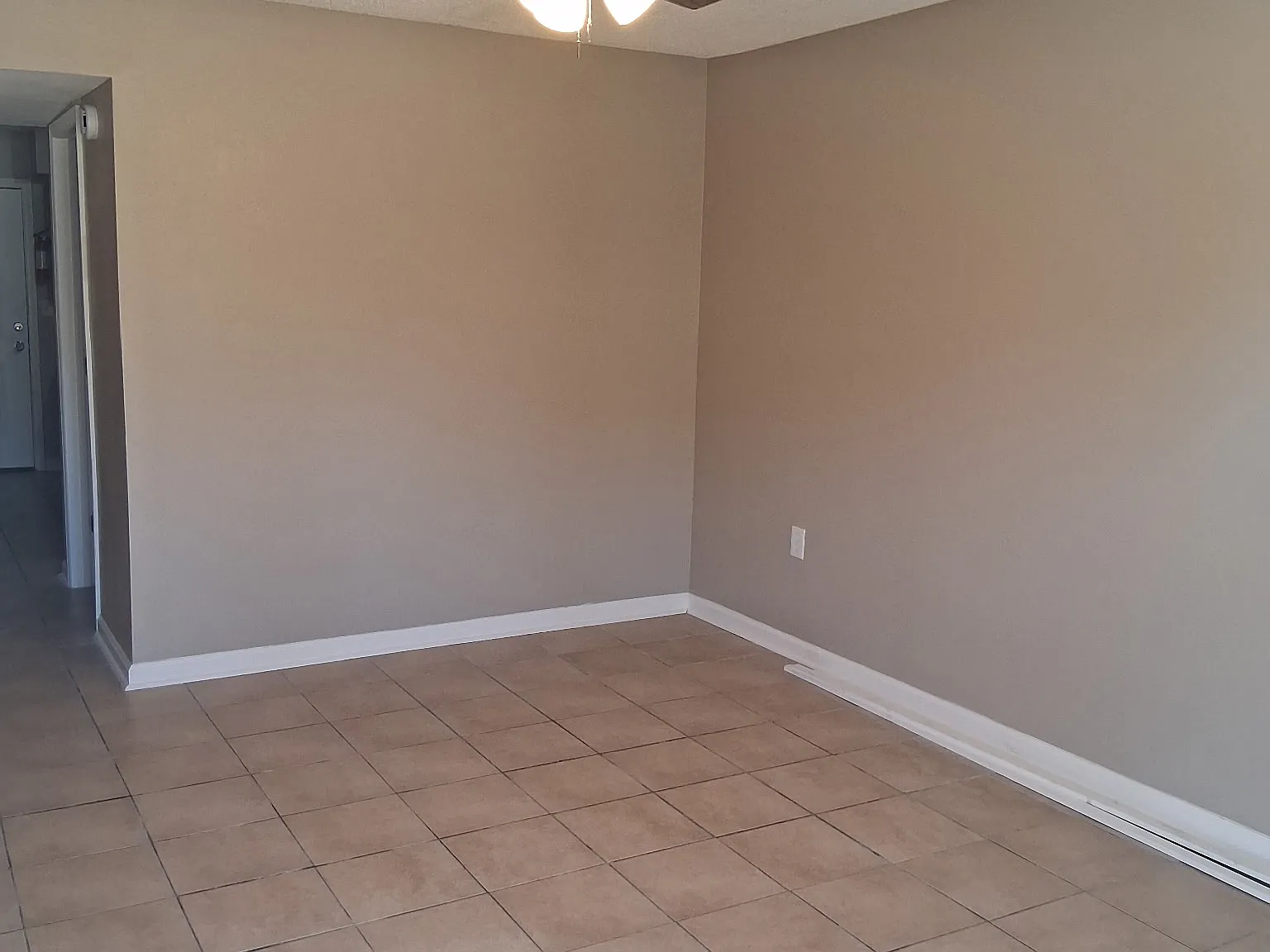 2 bed, 1.5 bath, 1000 sqft, $950 — Photo 3