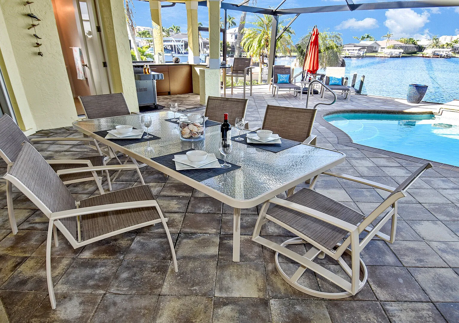Rosegarden - Pool/Spa and perfect water view — Photo 3