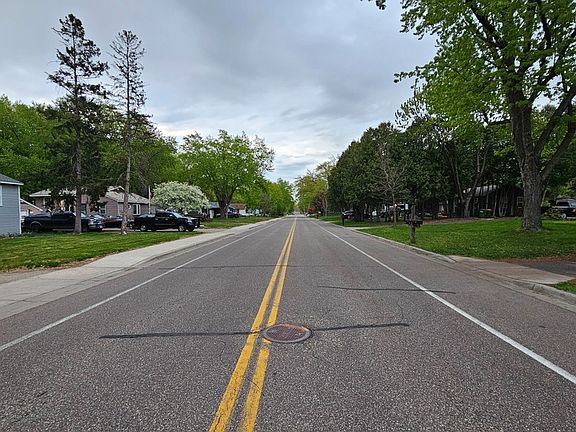4th image of 2261 Hillview Rd