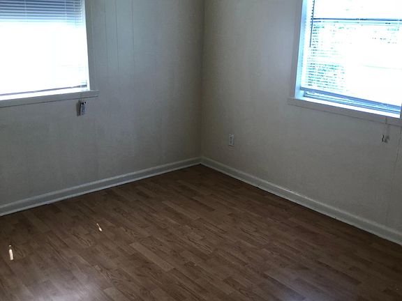 5th image of 803 Fiegel St APT 2