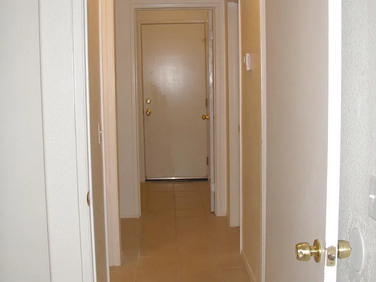 14211 Sandy Ridge Ct — Photo 4