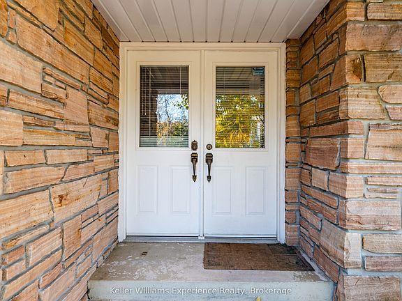 5th image of 804 Kings Farm Rd