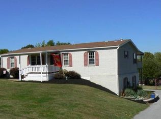 2867 Johnson Dr, Chambersburg, PA 17201