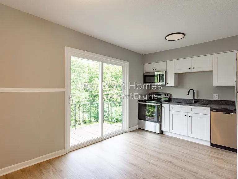 400 Gallery Ln #A4 — Photo 10