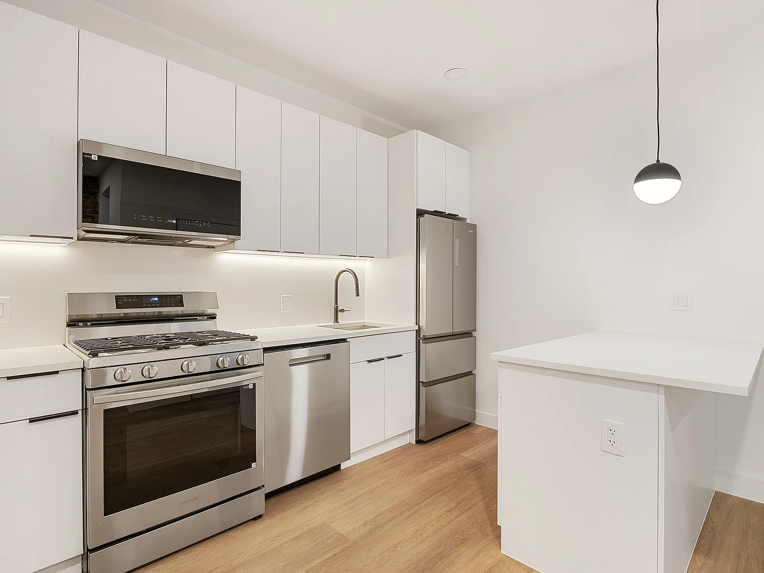 562A Morgan Avenue — Photo 3