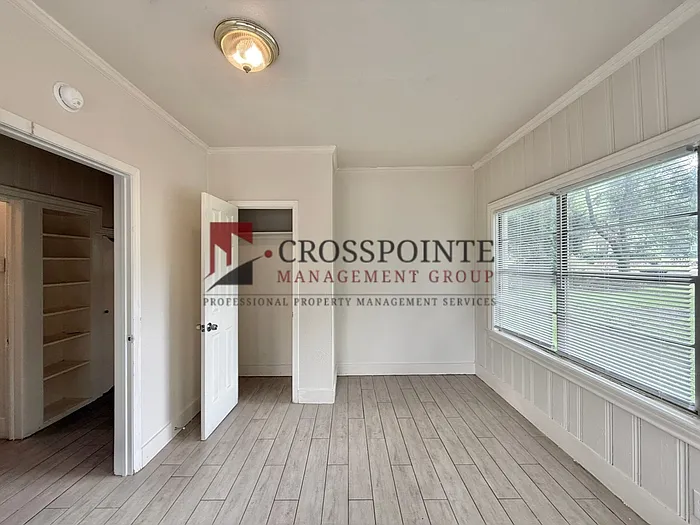 1120 Augusta Ave — Photo 15
