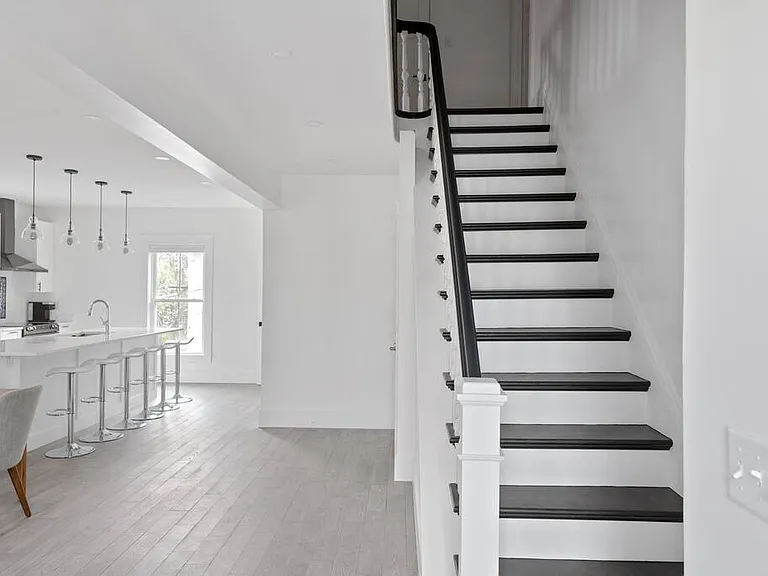 33 Pitt St #4 — Photo 10