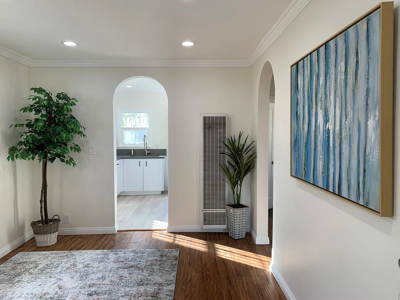 1175 N Virgil Ave — Photo 1