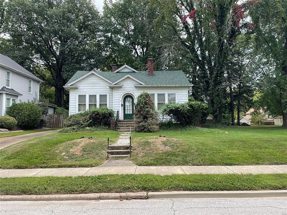 1st image of 820 Grand Ave